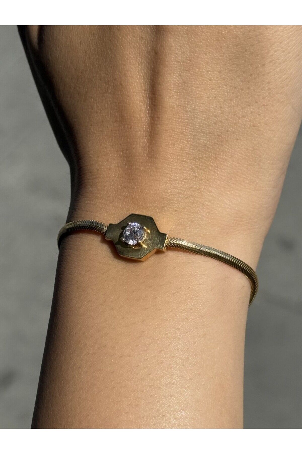 14 Ayar Altın Tek Taş Balık Sırtı Bileklik