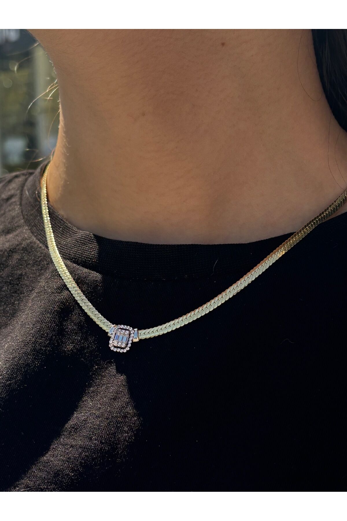 14 Ayar Altın Baget Taşlı Yılan Sırtı Kolye