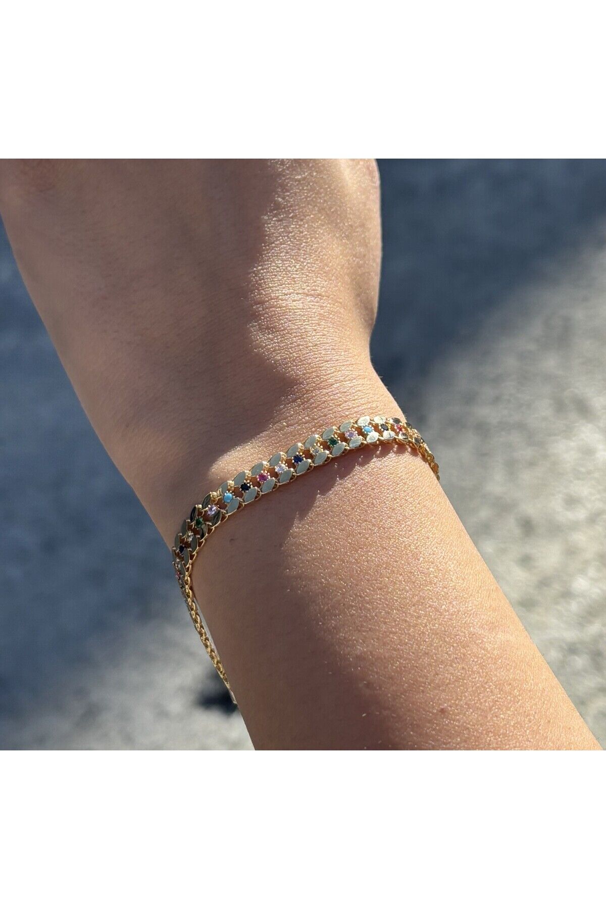 14 Ayar Altın Renkli Taşlı Pullu Bileklik