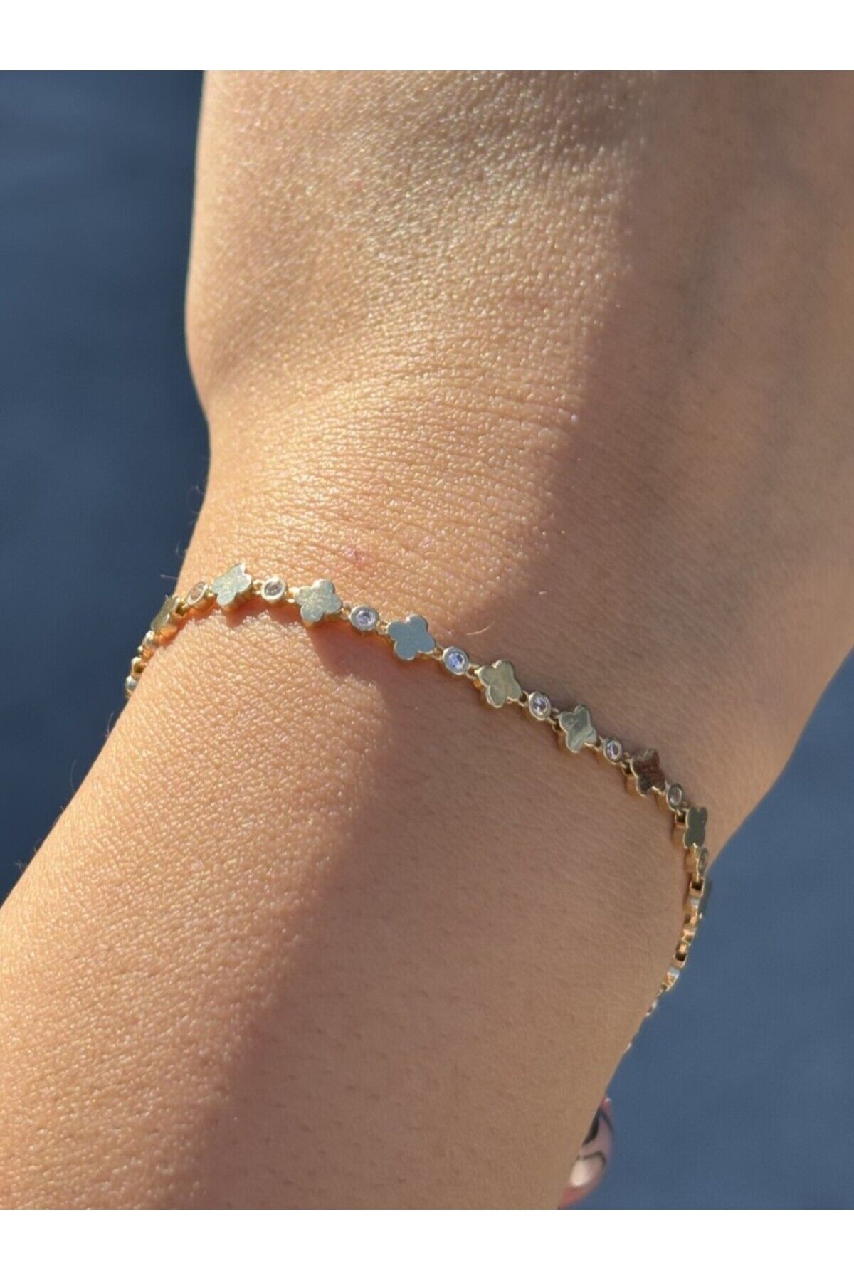 14 Ayar Altın Beyaz Taşlı Yonca Çıtır Bileklik