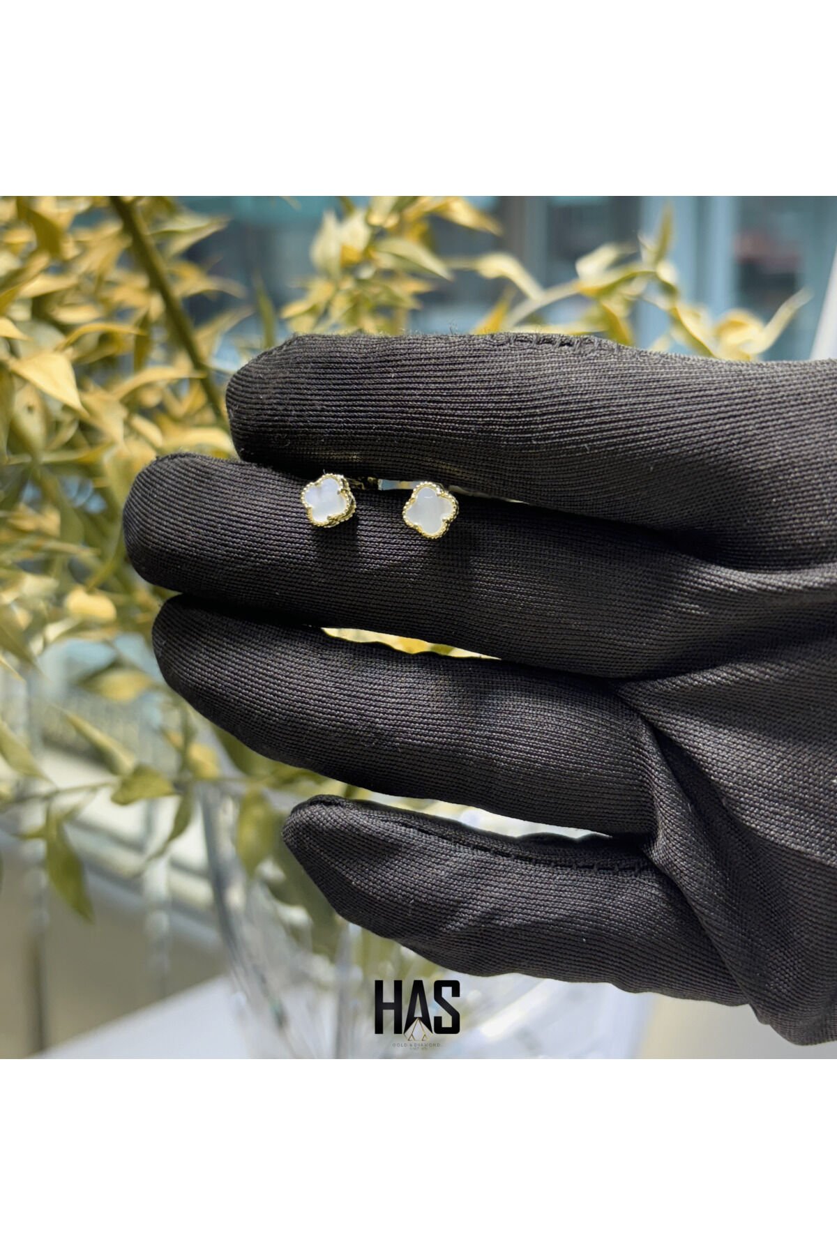 14 Ayar Altın Yonca  Beyaz Küpe