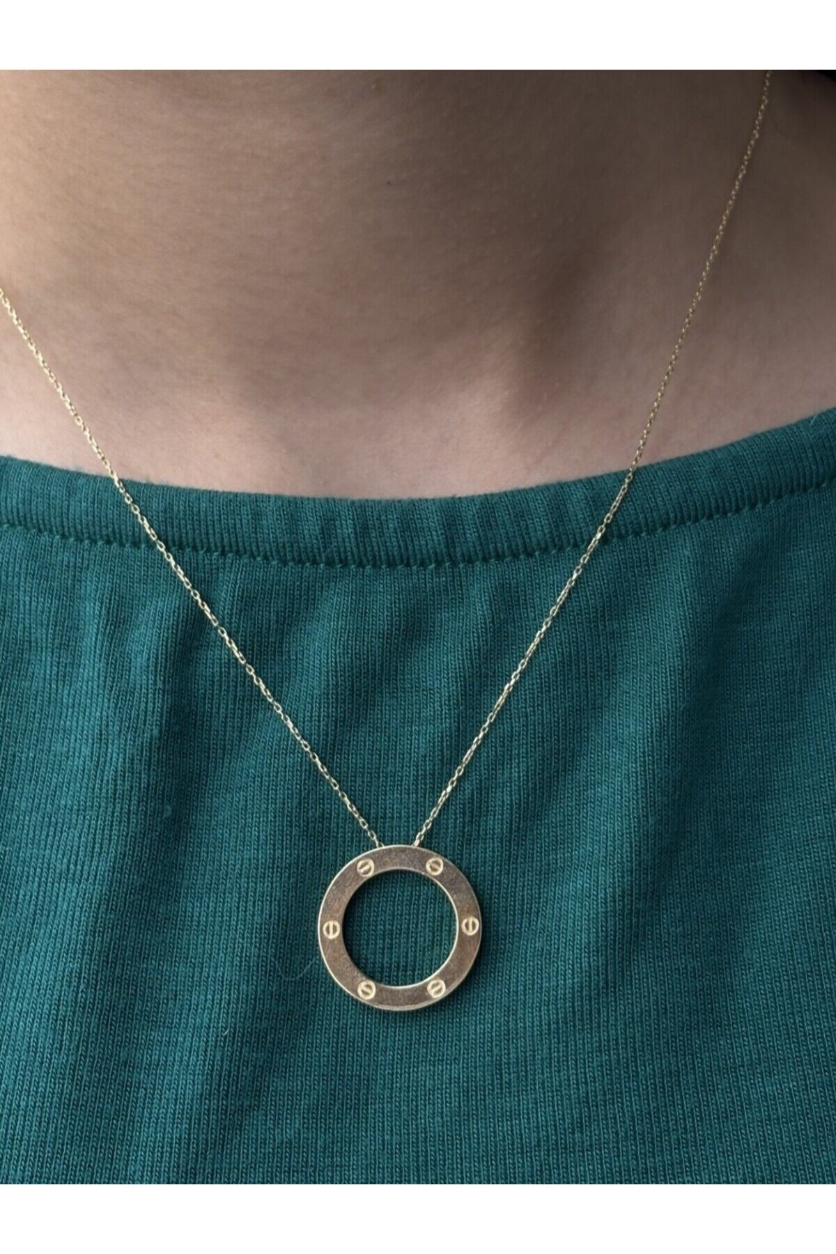 14 Ayar Altın Vidalı Kolye