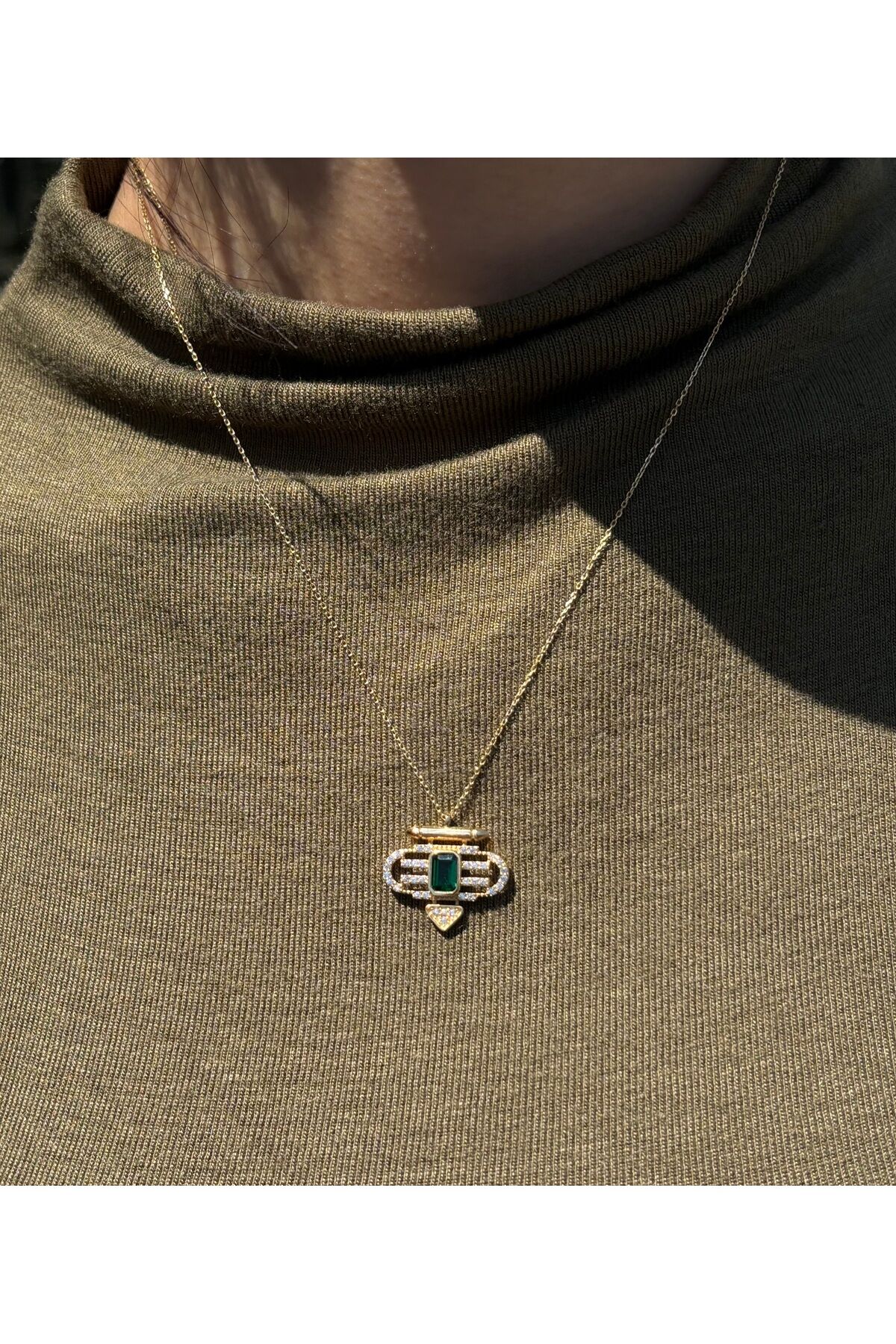 14 Ayar Altın Yeşil Taşlı Serenay Kolye