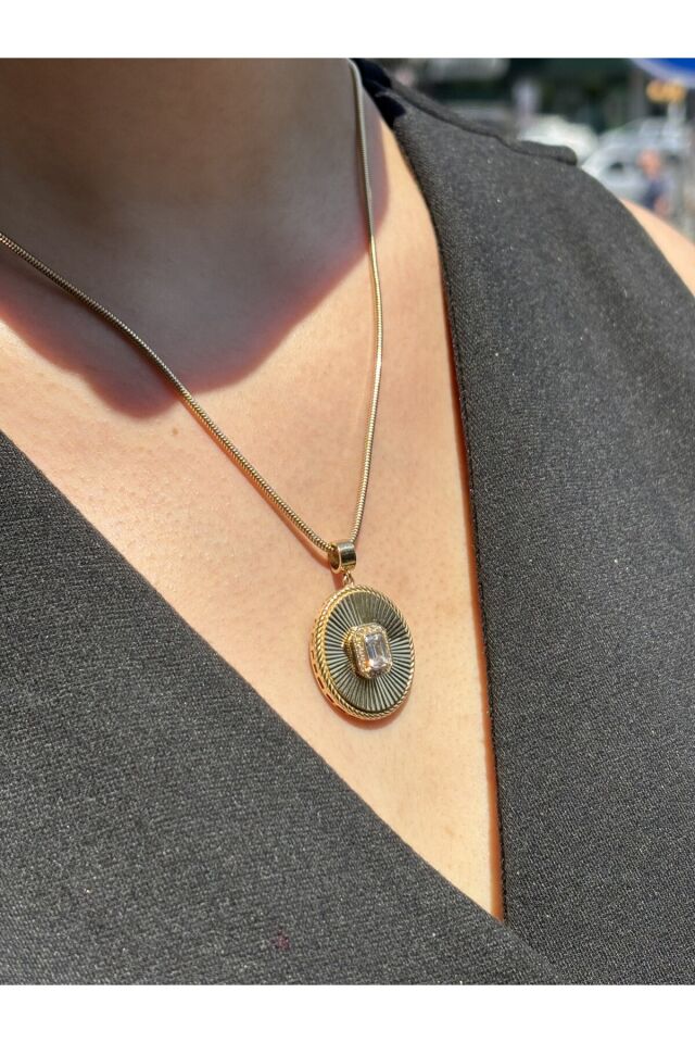 14 Ayar Altın Baget Taşlı Kalemli Kolye Ucu