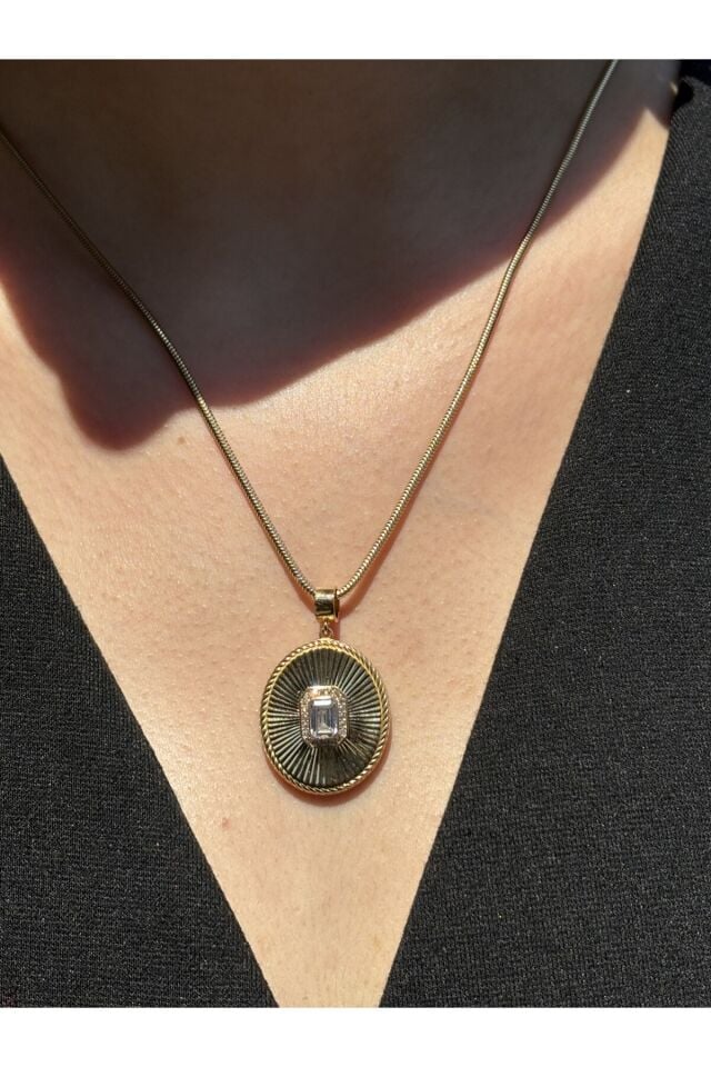 14 Ayar Altın Baget Taşlı Kalemli Kolye Ucu