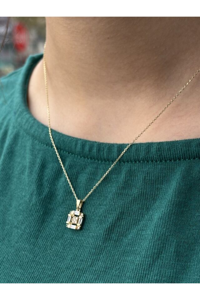 14 Ayar Altın Baget Taşlı Kolye