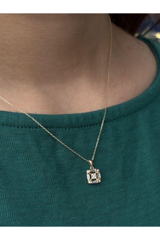 14 Ayar Altın Baget Taşlı Kolye