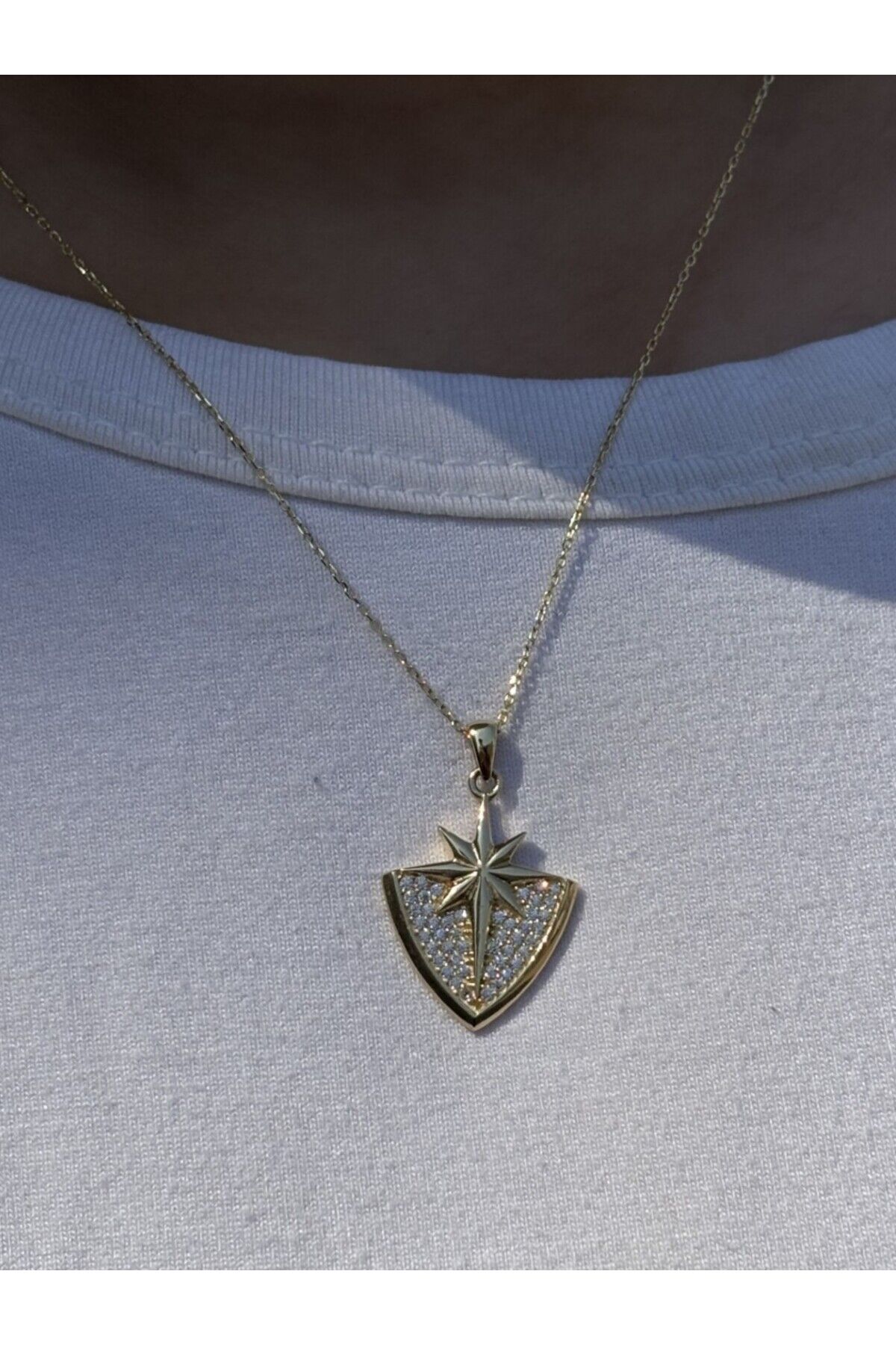14 Ayar Altın Taşlı Kutup Yıldızı Kolye