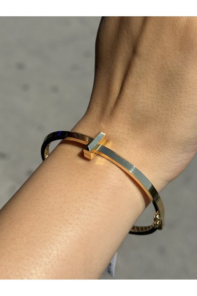 14 Ayar Altın T Kelepçe