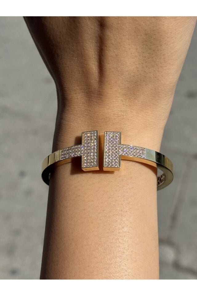 14 Ayar Altın Taşlı T Kelepçe