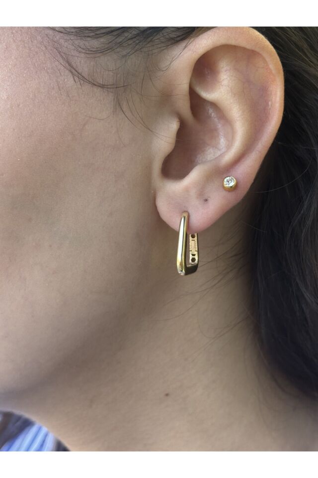 14 Ayar Altın Üçgen Halka Küpe