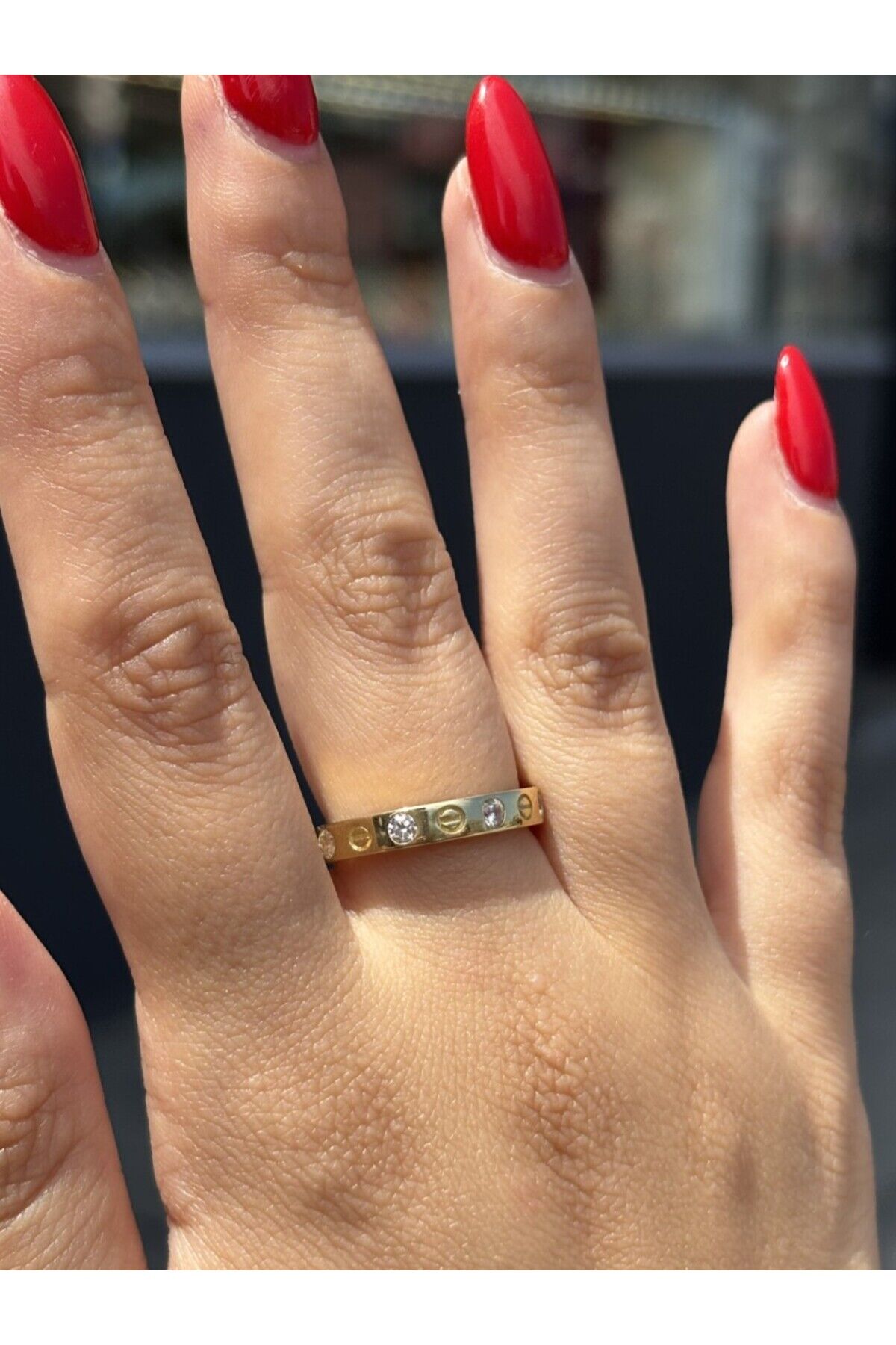 14 Ayar Altın Vidalı Taşlı Yüzük