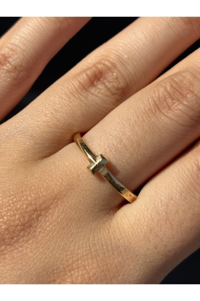 14 Ayar Altın T Yüzük