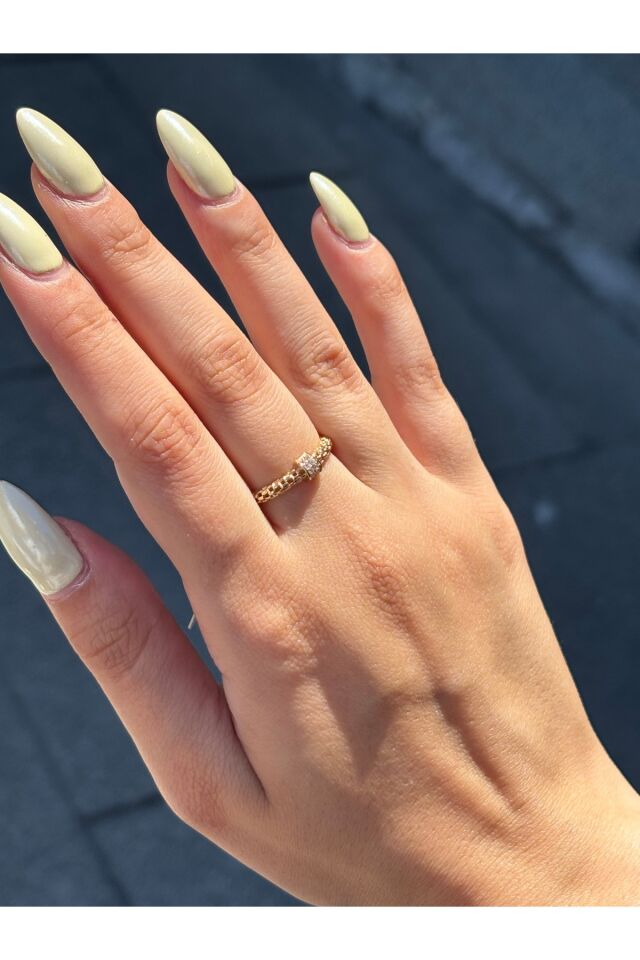 14 Ayar Altın Jesika Yüzük