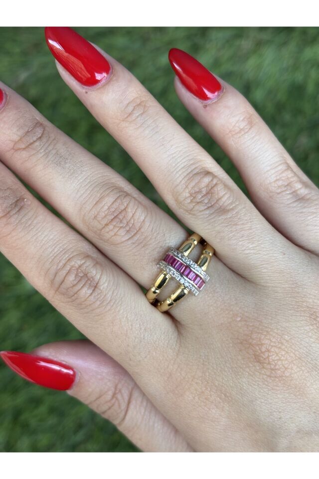 14 Ayar Altın Pembe Baget Taşlı Şerit Yüzük