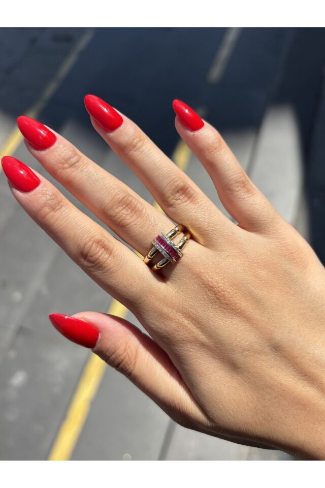 14 Ayar Altın Pembe Baget Taşlı Şerit Yüzük