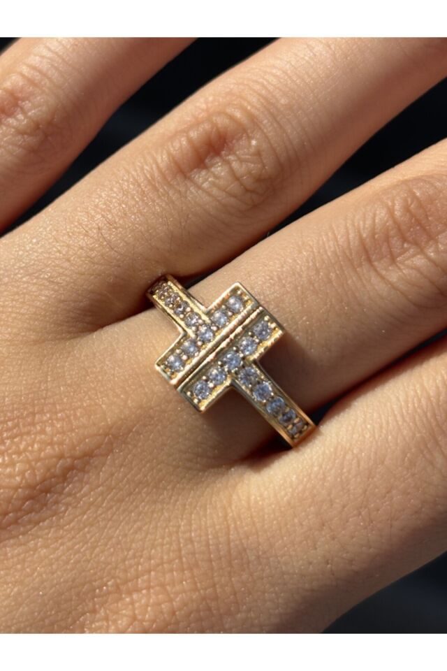 14 Ayar Altın Taşlı T Yüzük