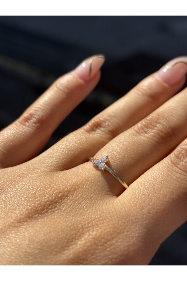 14 Ayar Altın Üç Taş Yüzük