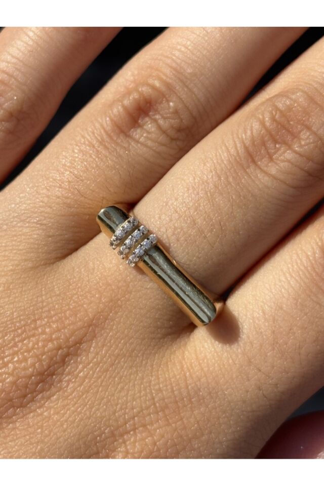 14 Ayar Altın Taşlı Alya Yüzük