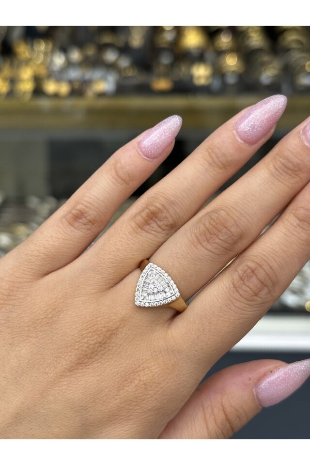 14 Ayar Altın Taşlı Pars Yüzük