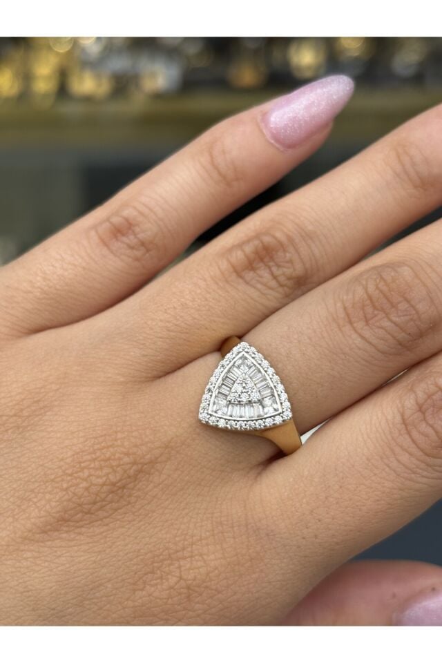 14 Ayar Altın Taşlı Pars Yüzük