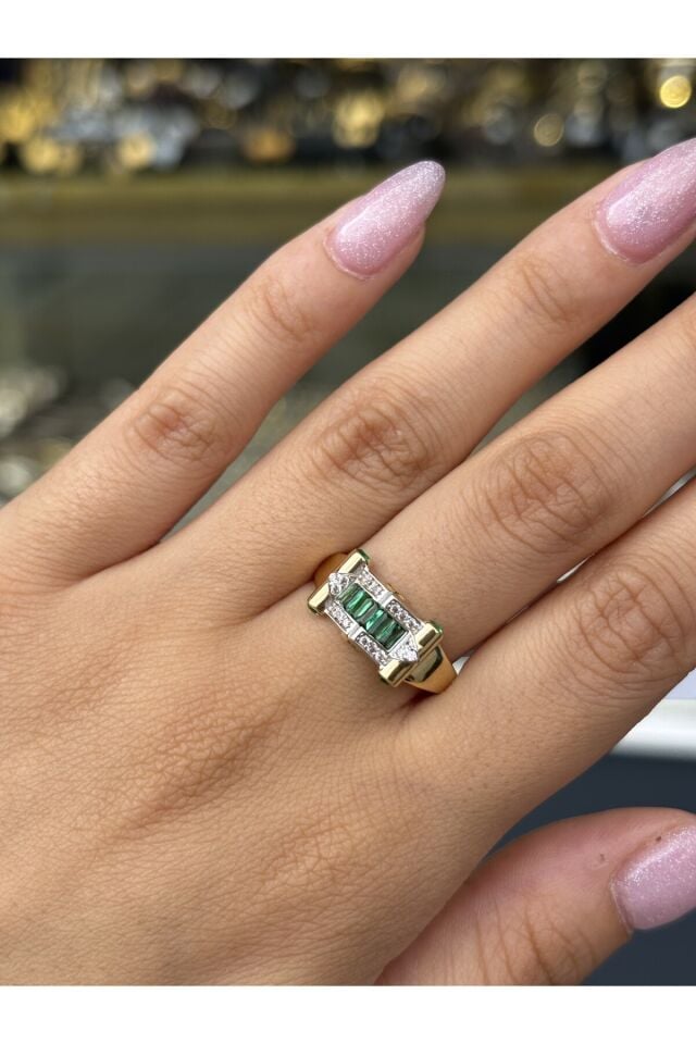 14 Ayar Altın Yeşil Taşlı Nava Yüzük