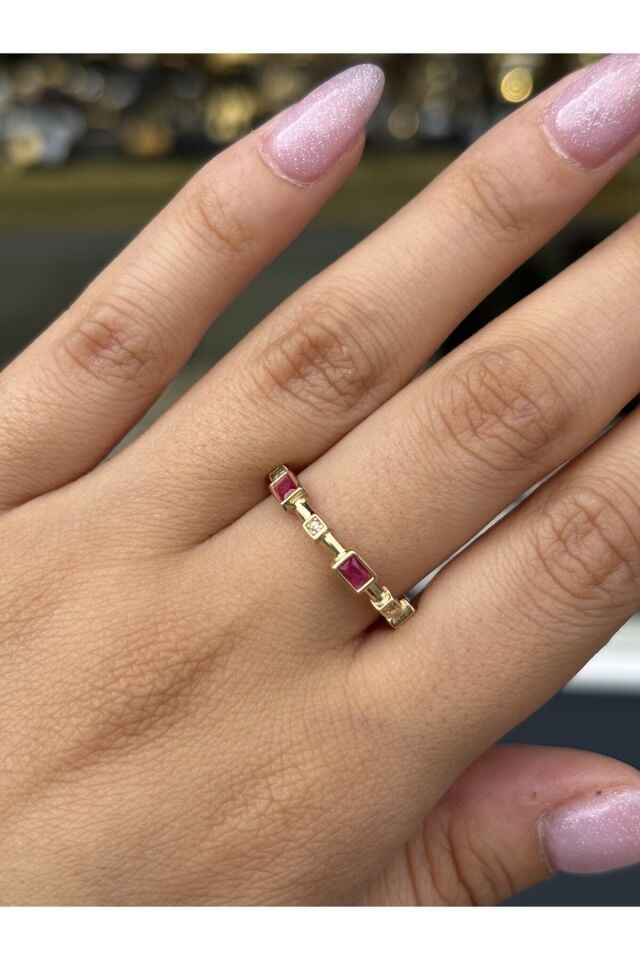 14 Ayar Altın Pembe Taşlı Trinity Yüzük