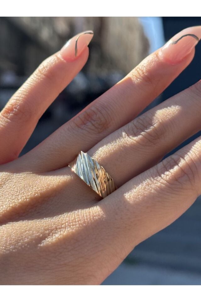 14 Ayar Altın Kalemli Yüzük