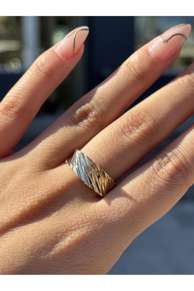 14 Ayar Altın Kalemli Yüzük