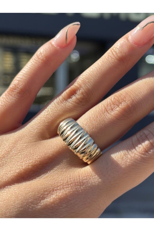 14 Ayar Altın Bombeli Kalemli Yüzük