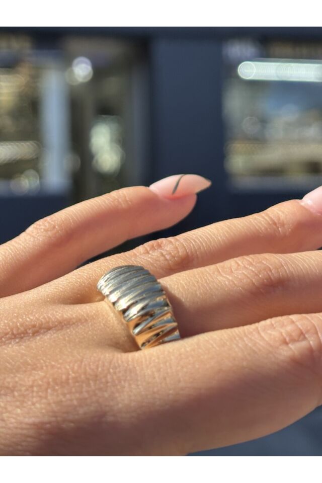 14 Ayar Altın Bombeli Kalemli Yüzük