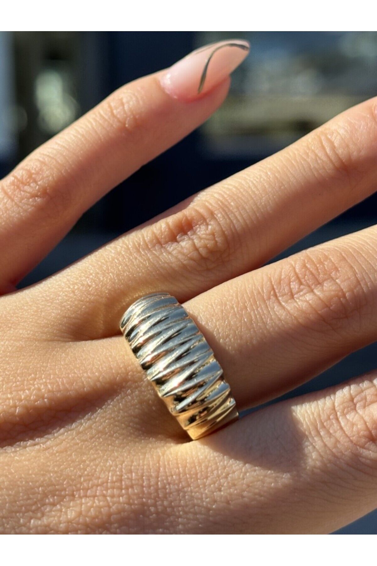 14 Ayar Altın Bombeli Kalemli Yüzük