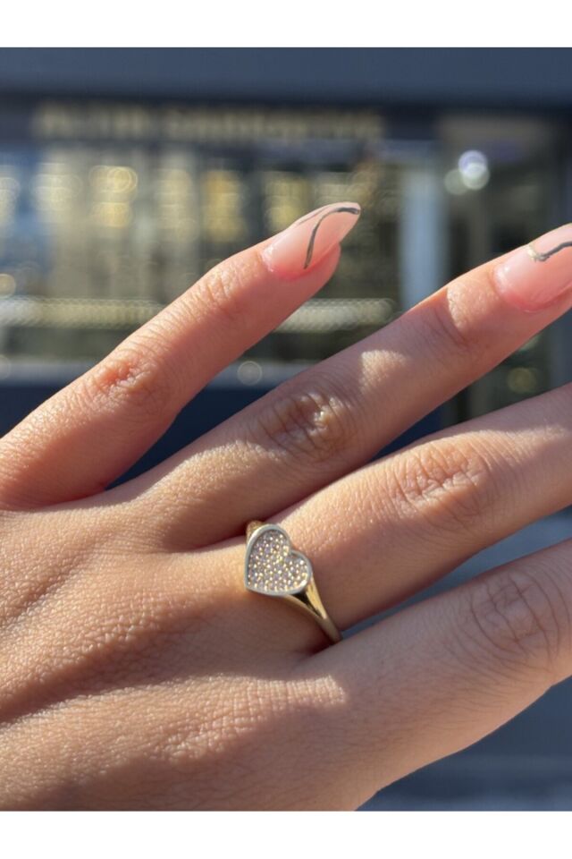 14 Ayar Altın Taşlı Kalp Mühür Yüzük