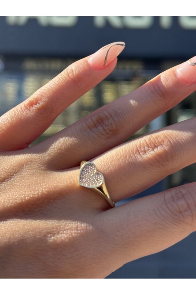 14 Ayar Altın Taşlı Kalp Mühür Yüzük