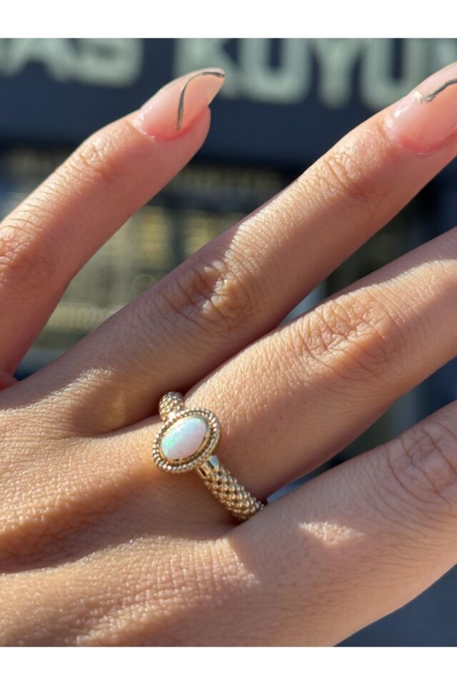 14 Ayar Altın Opal Taşlı Viyana Yüzük