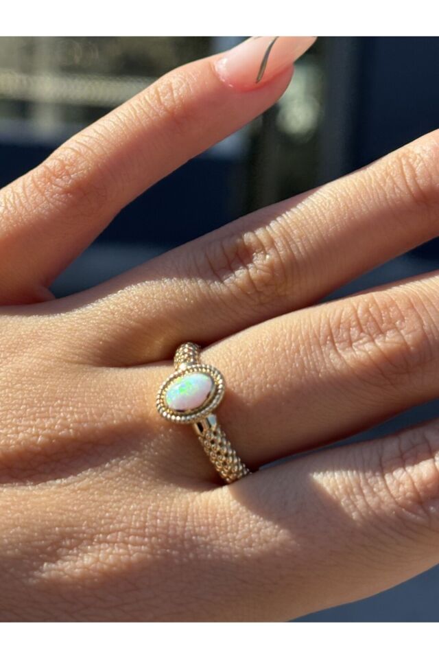 14 Ayar Altın Opal Taşlı Viyana Yüzük