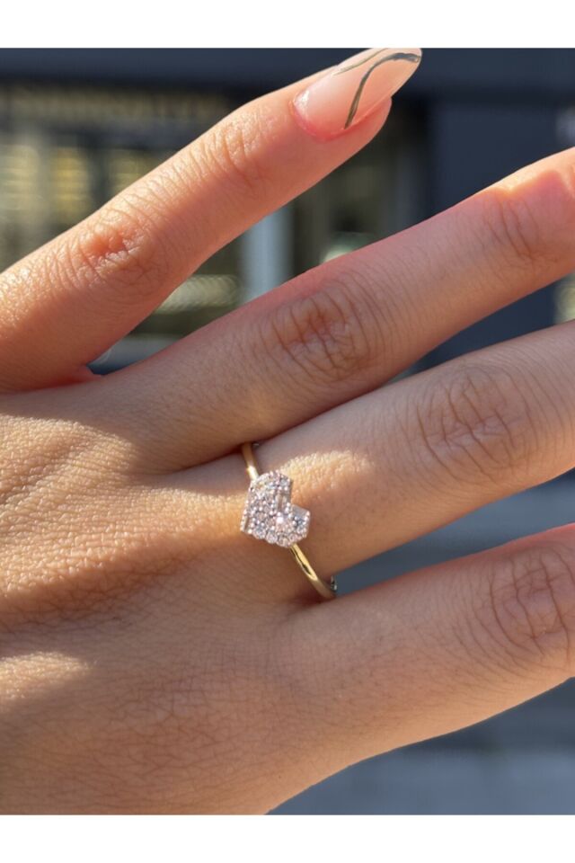 14 Ayar Altın Taşlı Kalp Yüzük