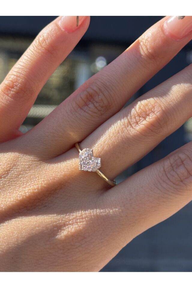 14 Ayar Altın Taşlı Kalp Yüzük