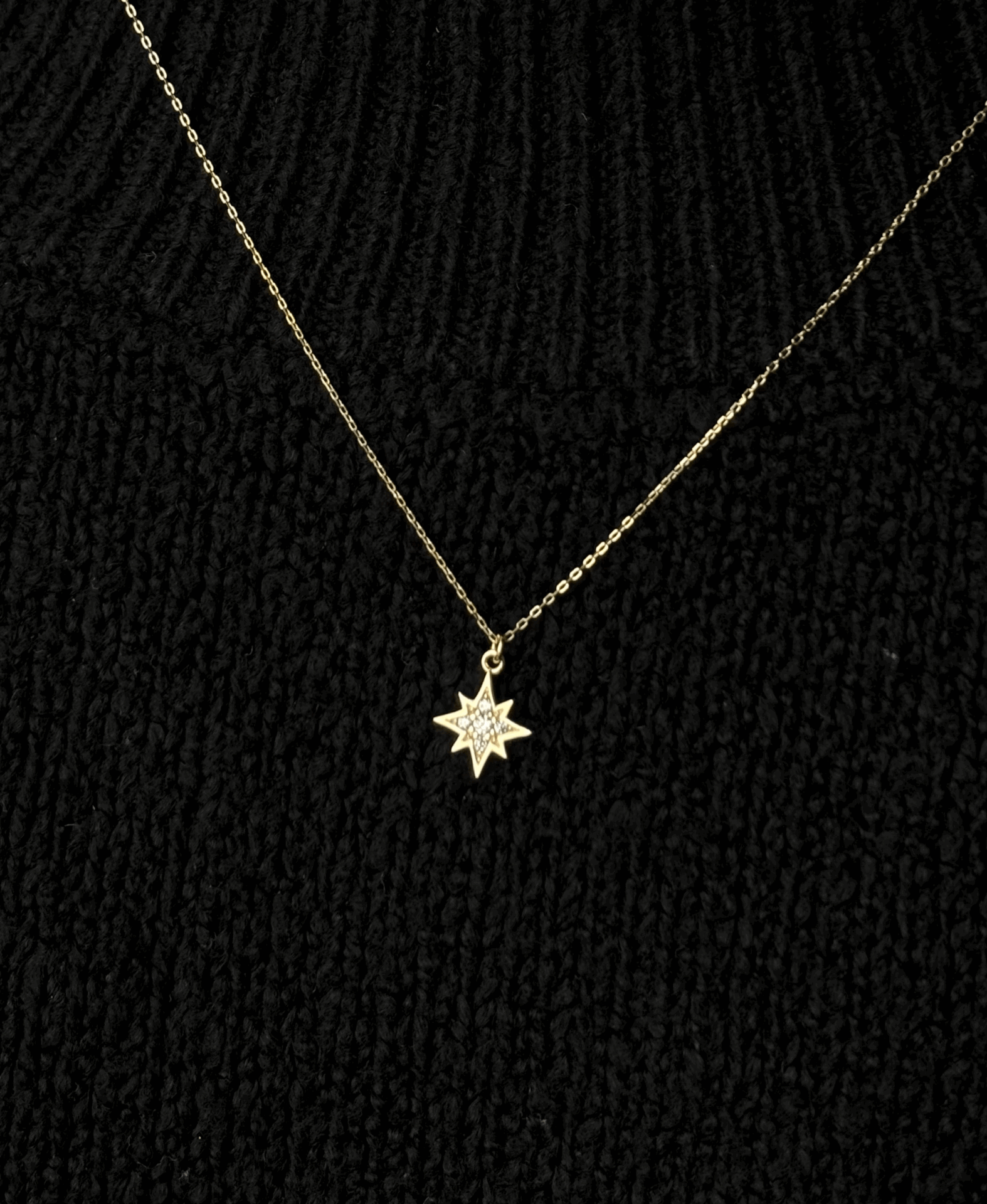 14 Ayar Altın Taşlı Yıldız Kolye