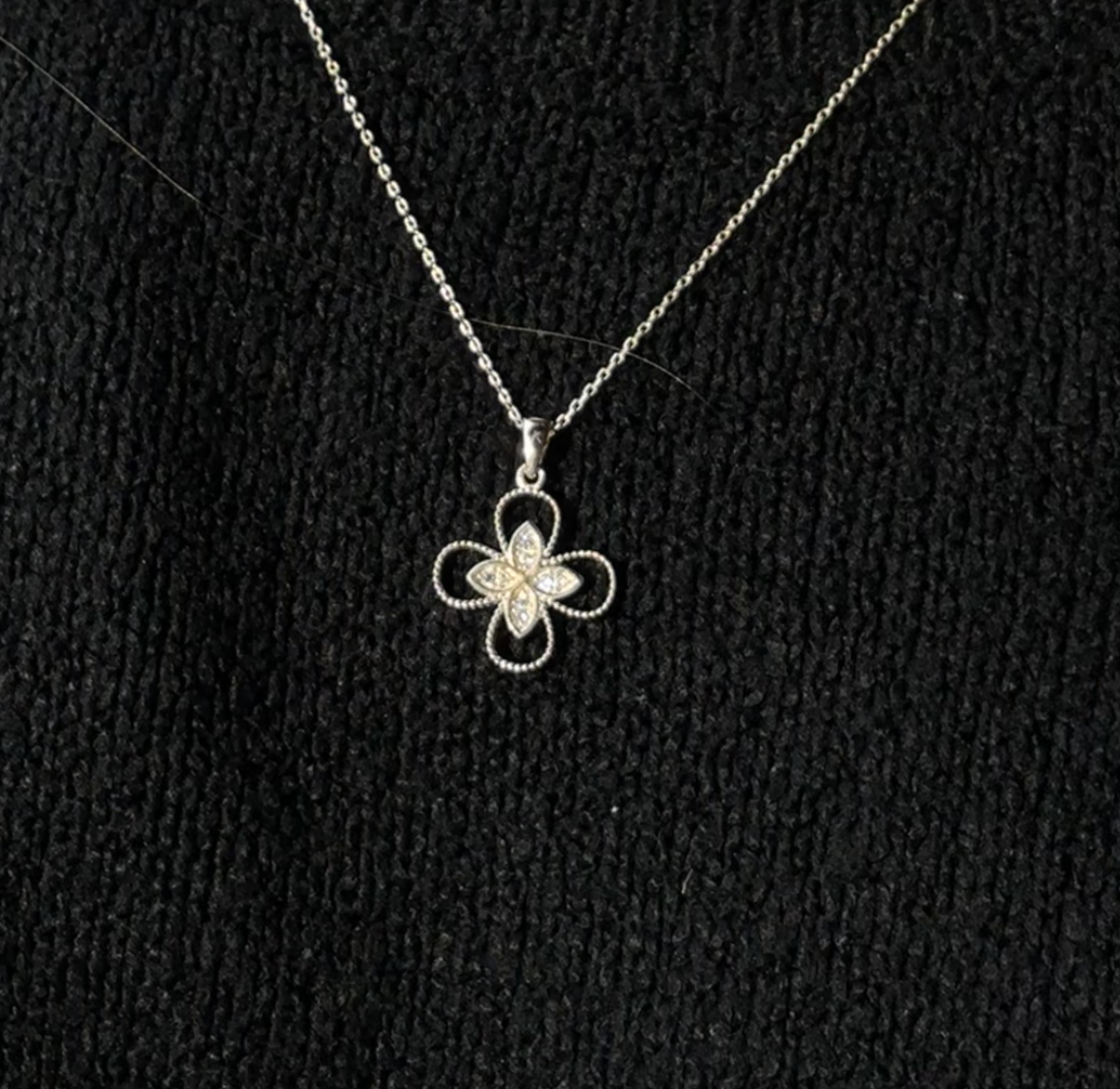 14 Ayar Altın Taşlı Yonca Şans Kolyesi