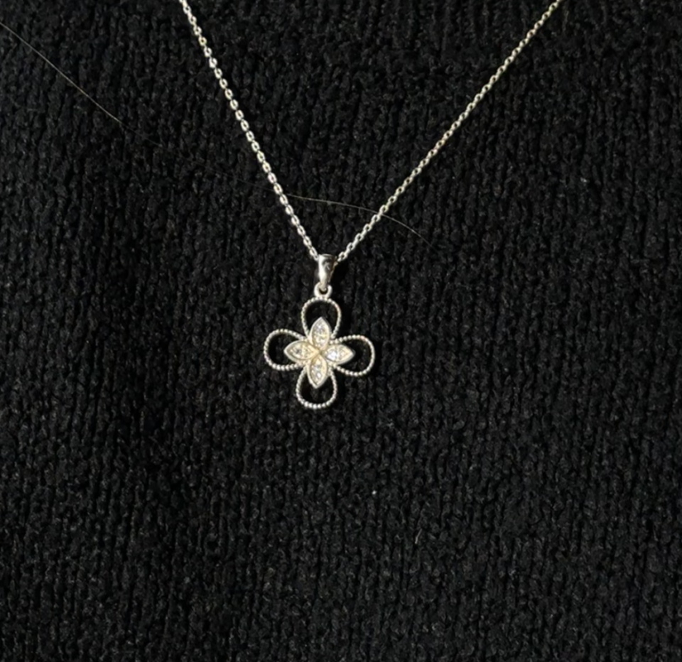 14 Ayar Altın Taşlı Yonca Şans Kolyesi