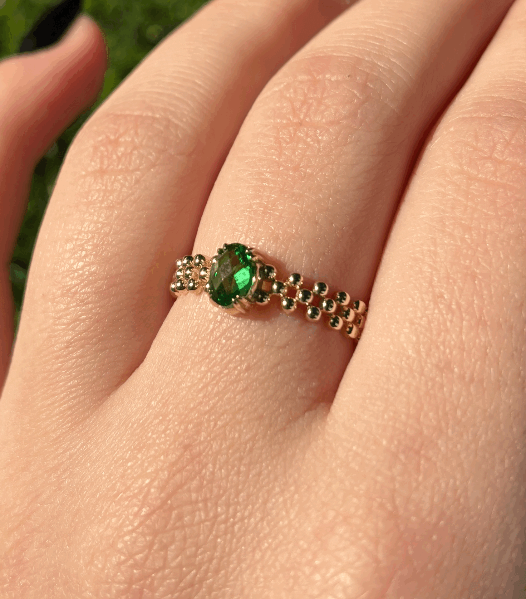 14 Ayar Altın Ortası Yeşil Taşlı Polen Yüzük