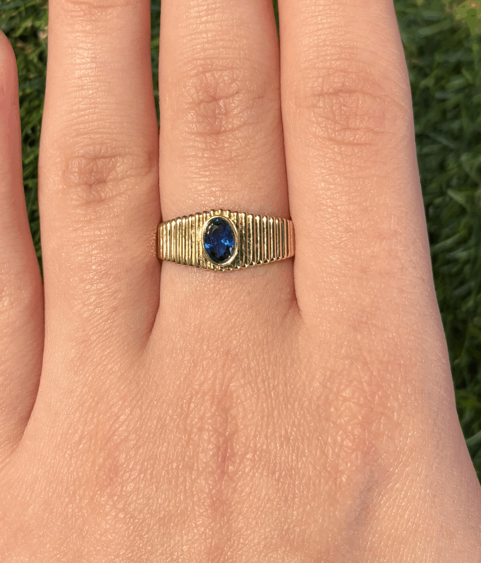 14 Ayar Altın Ortası Mavi Taşlı Kenarı Kemer Yüzük