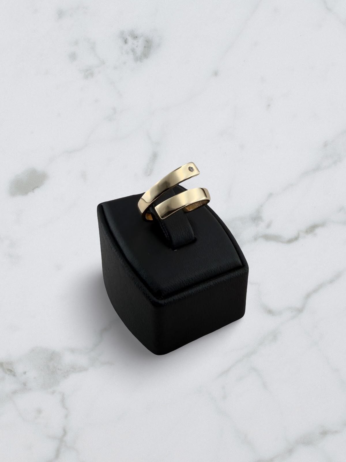 14 Ayar Altın Taşlı Sargı Yüzük